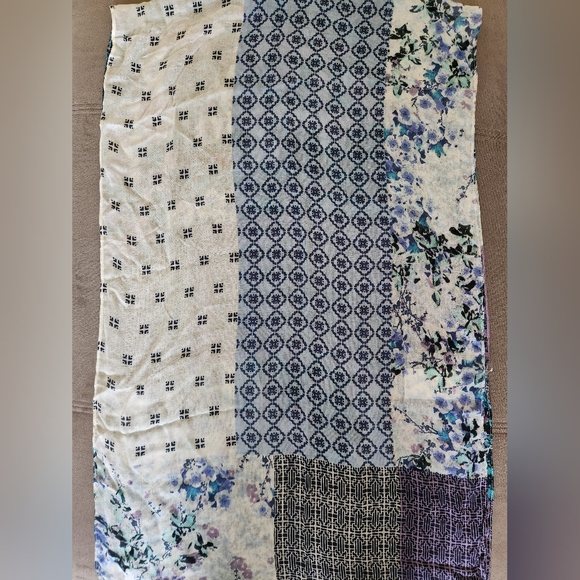 J.Jill Painted Patchwork Infinity Scarf - PORCELAIN PRINT - Picture 4 of 8